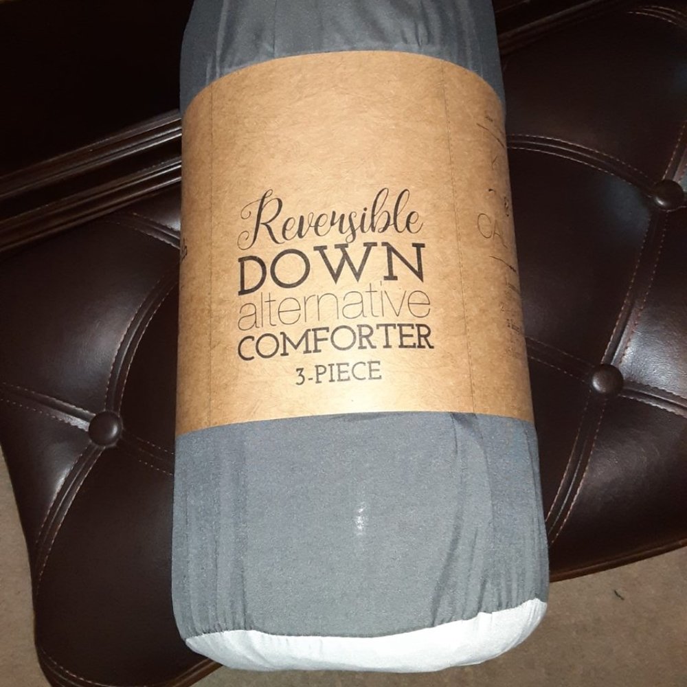 Reversible Down Alternative Comforter - Picture 2 of 5